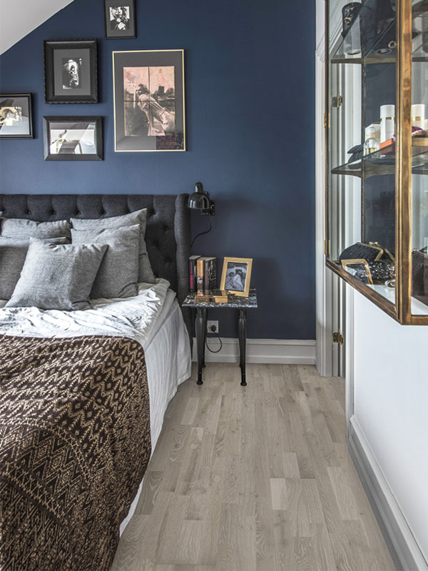Wood Floors With Diffe Shades Of, Grey Hardwood Floors Bedroom